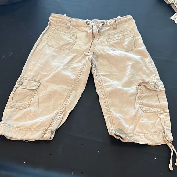 Old Navy Kids Tan Cargo Shorts - Picture 1 of 10
